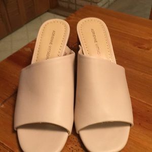 Beautiful pair of women shoes, size 8 1/2 Medium, Brand New. Color is Cream
